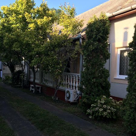 Stella Apartman Debrecen Eksteriør billede
