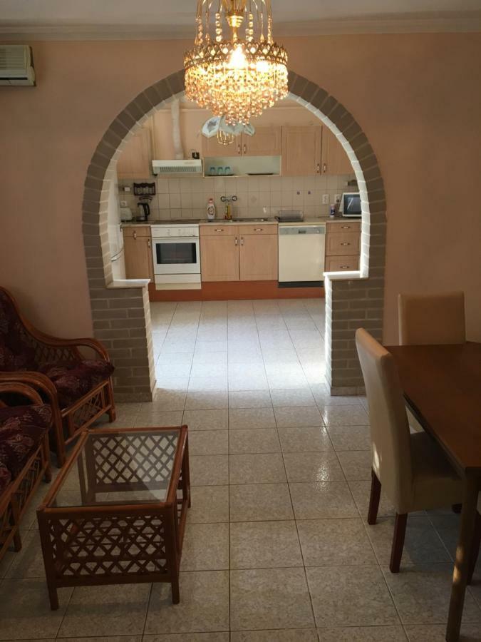 Stella Apartman Debrecen Eksteriør billede